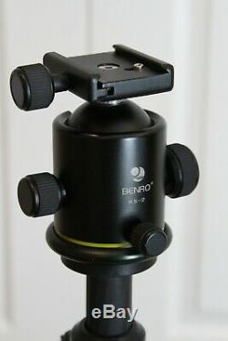 Benro C-257 Carbon Fiber Tripod and KS-2 Ball Head with Case Very Clean